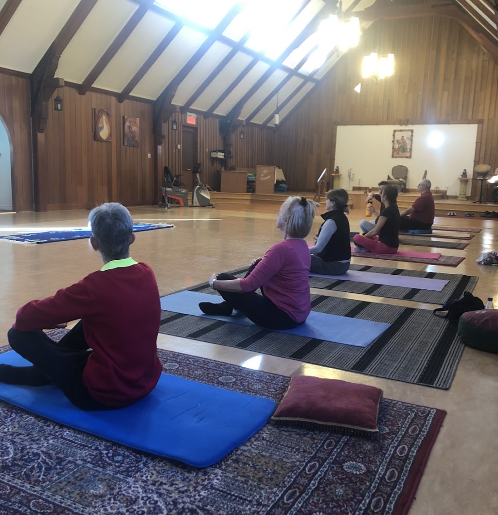 Yoga Royal | 1720 Chem. Pierre Péladeau, Sainte-Adèle, QC J8B 1Z5, Canada | Phone: (450) 267-0439