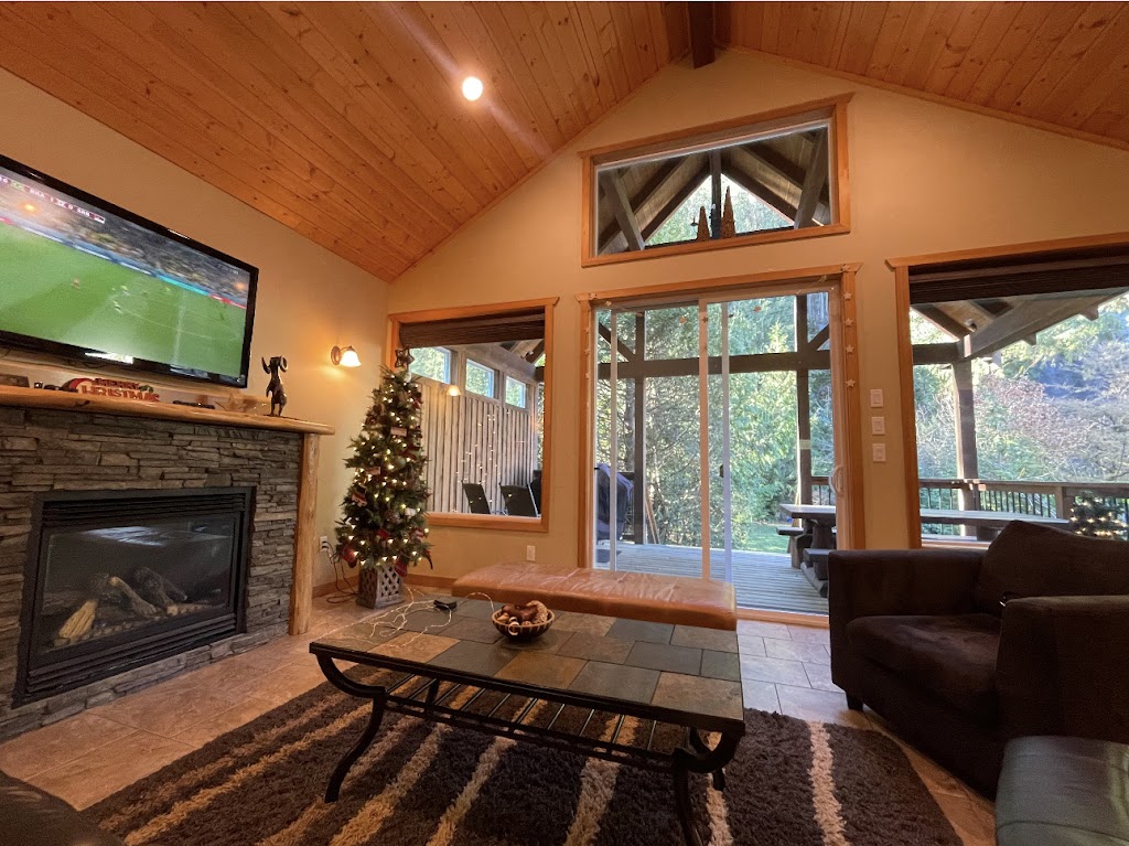 Harrison Chalet | 800 Hot Springs Rd, Harrison Hot Springs, BC V0M 1K0, Canada | Phone: (866) 465-5151