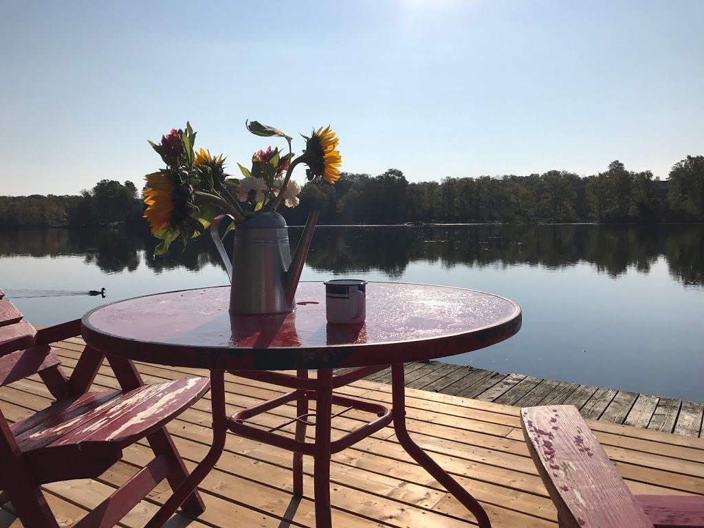 Lakefront Hideaway Resort | 3601 Monck Rd, Norland, ON K0M 2L0, Canada | Phone: (888) 939-3601