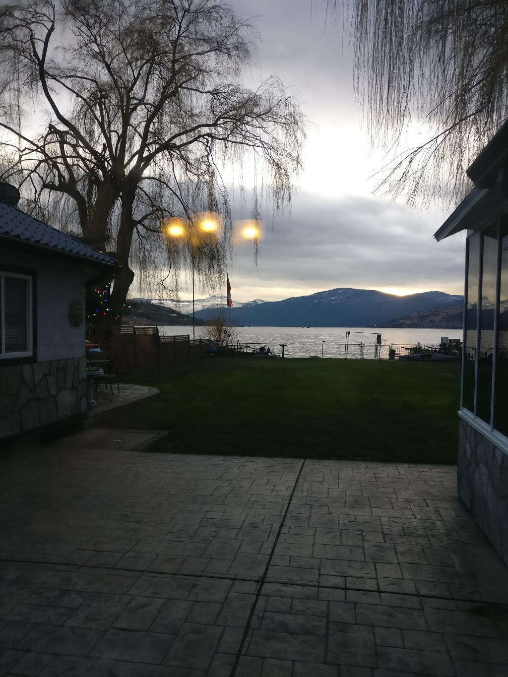 Lakeshore Paradise Bed And Breakfast | 2664 Lakeshore Rd, Vernon, BC V1H 1N1, Canada | Phone: (250) 260-6775