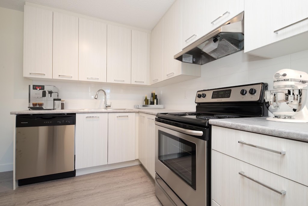 Saratoga Tower | 10 Stanton St, Red Deer, AB T4N 5S6, Canada | Phone: (403) 309-7801