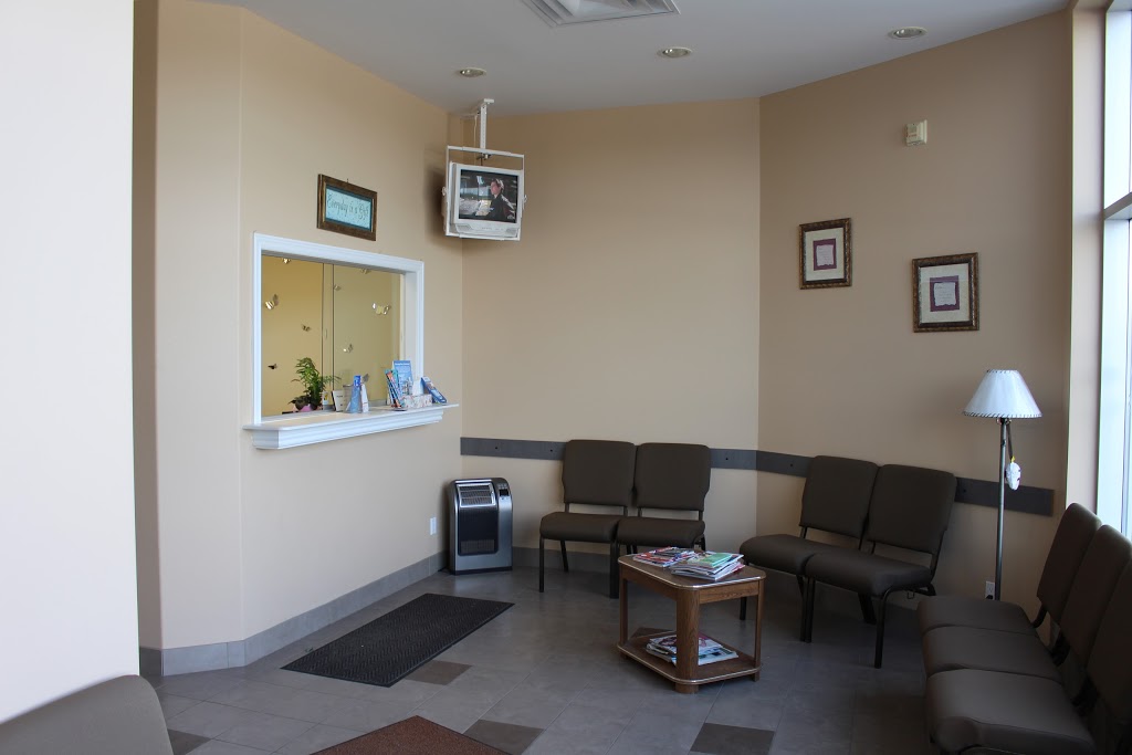 Brantford Mall Dental | 320 Colborne St W, Brantford, ON N3T 1M2, Canada | Phone: (519) 754-1624