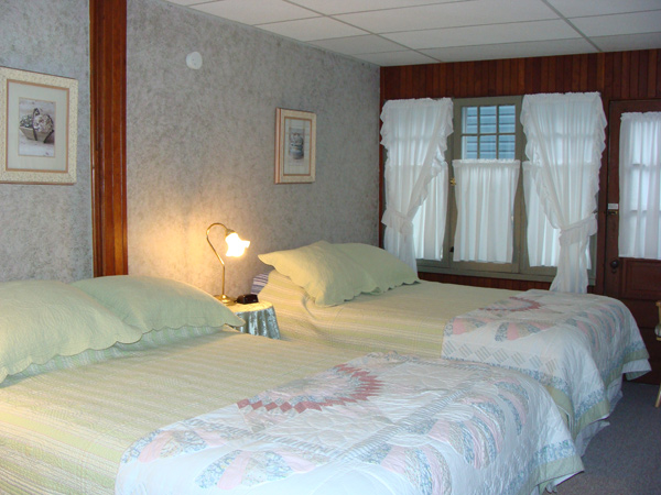 Windspire Inn | 276 Mill St, Port Elgin, ON N0H 2C0, Canada | Phone: (519) 389-3898