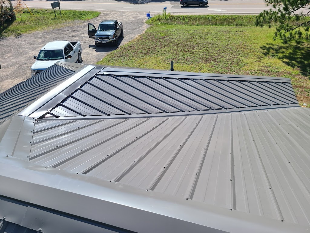 BLGR Contracting LTD steel roofing specialists | 2 Fire Rte 110, Bobcaygeon, ON K0M 1A0, Canada | Phone: (705) 761-8318
