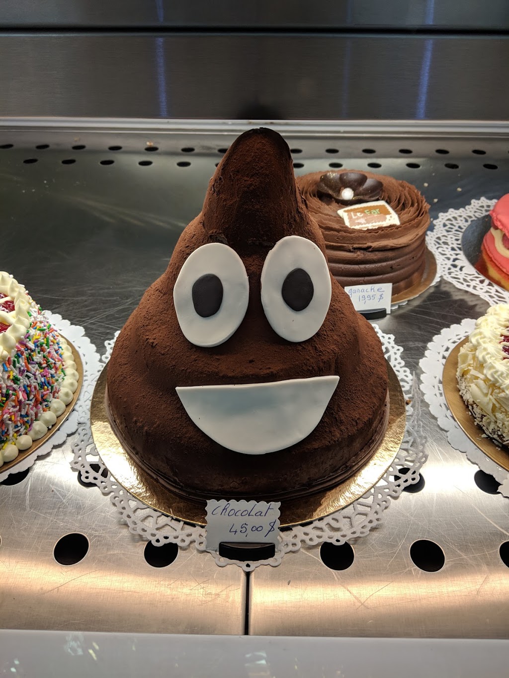 Pastry The Far | 489 Ave Royale, Quebec City, QC G1E 1Y2, Canada | Phone: (418) 825-1200