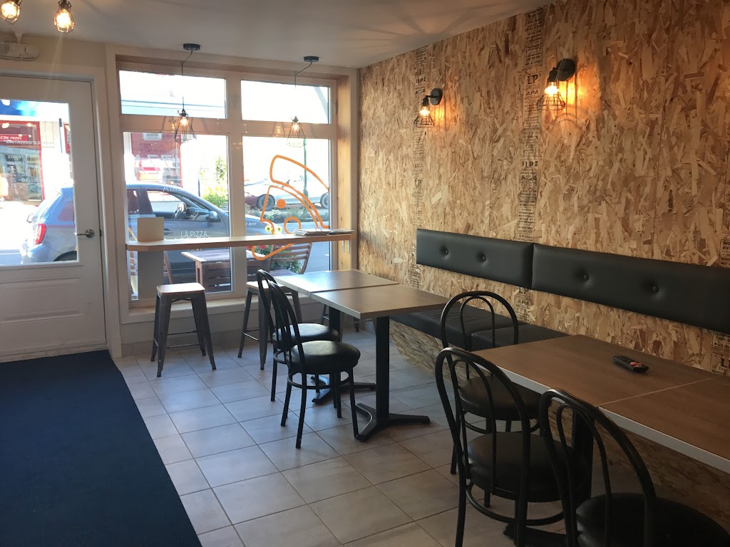 Là Pizza | 93 Rue Notre Dame E, Trois-Pistoles, QC G0L 4K0, Canada | Phone: (418) 851-5117