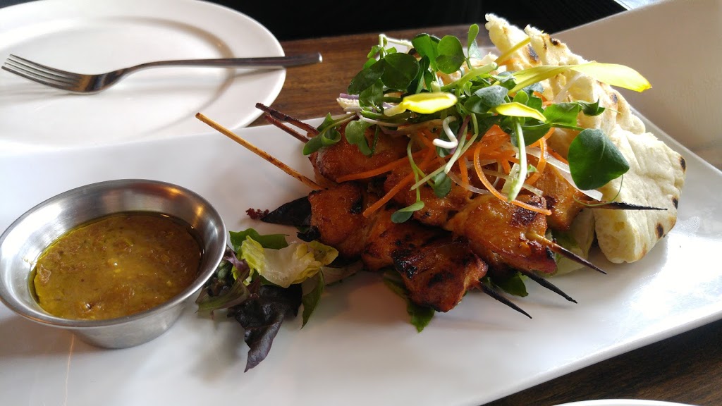 The Bulldog Grand Cafe | 142 Main St, Vernon, BC V1B 3Y9, Canada