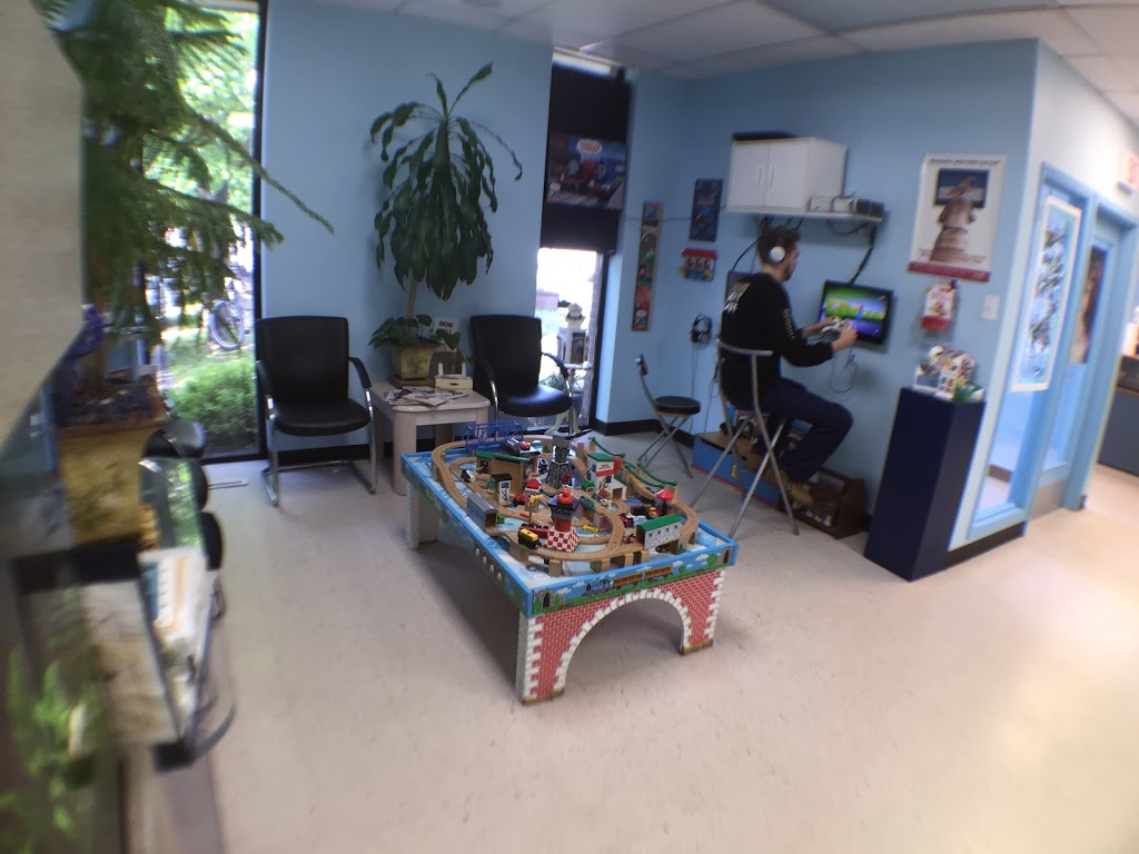 Mavis Road Animal Clinic | 3095 Wolfedale Rd, Mississauga, ON L5C 1V8, Canada | Phone: (905) 275-2782