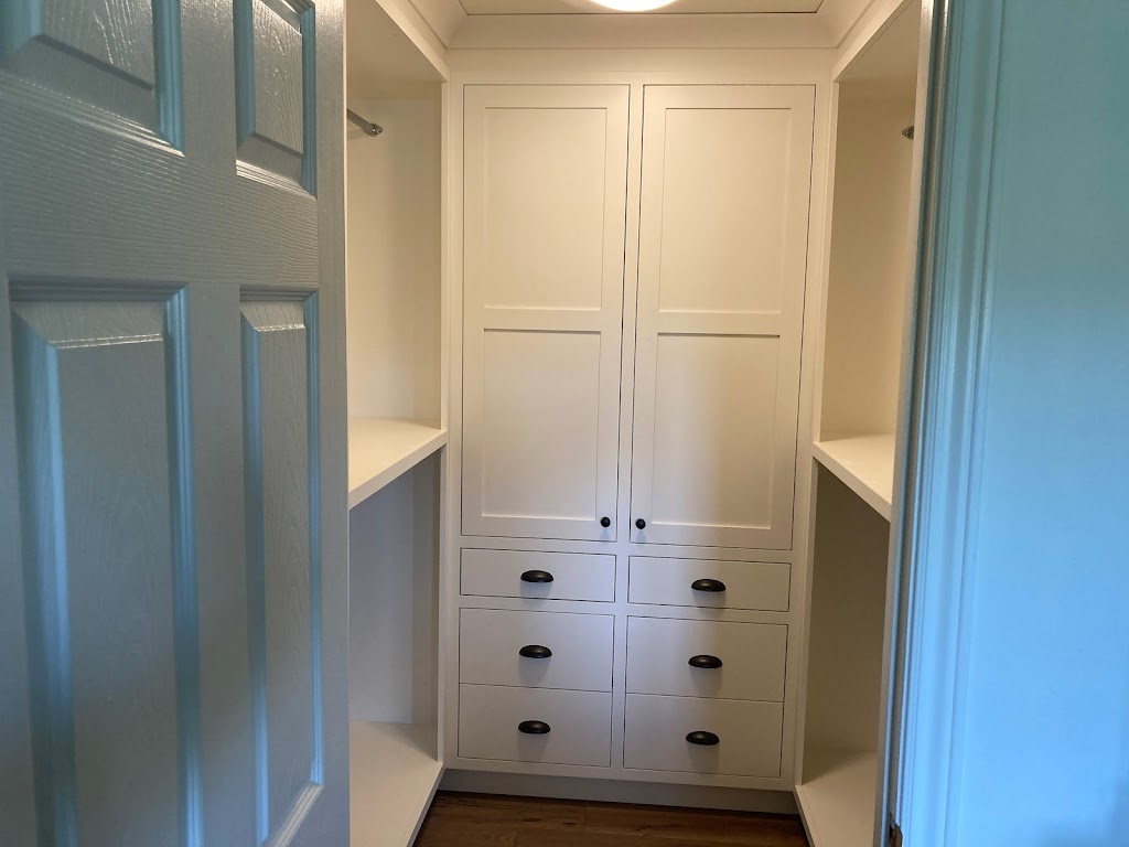 McCully Cabinets | 127 Milligan Ln, Napanee, ON K7R 3Z4, Canada | Phone: (613) 354-2266