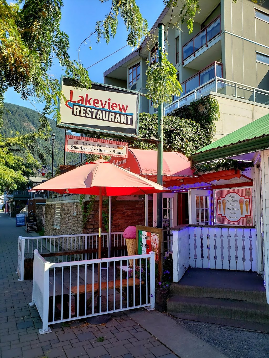 Lakeview Restaurant | 150 Esplanade Ave, Harrison Hot Springs, BC V0M 1K0, Canada | Phone: (604) 796-9888