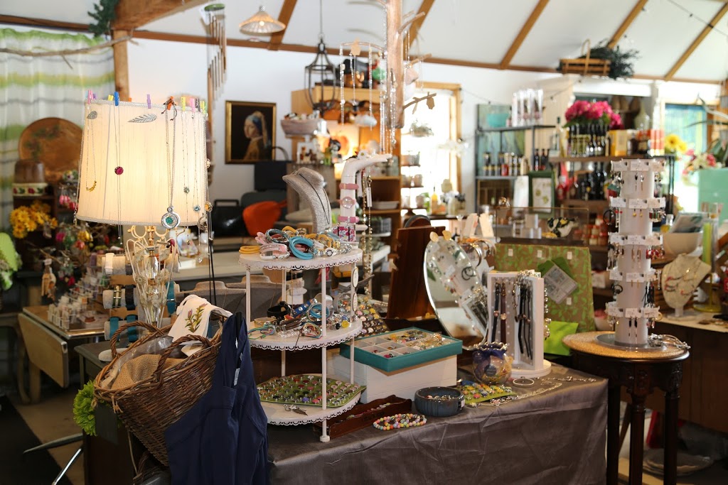 Fleuriste St-Donat Enr | 984 Rue Principale, Saint-Donat-de-Montcalm, QC J0T 2C0, Canada | Phone: (819) 424-2661