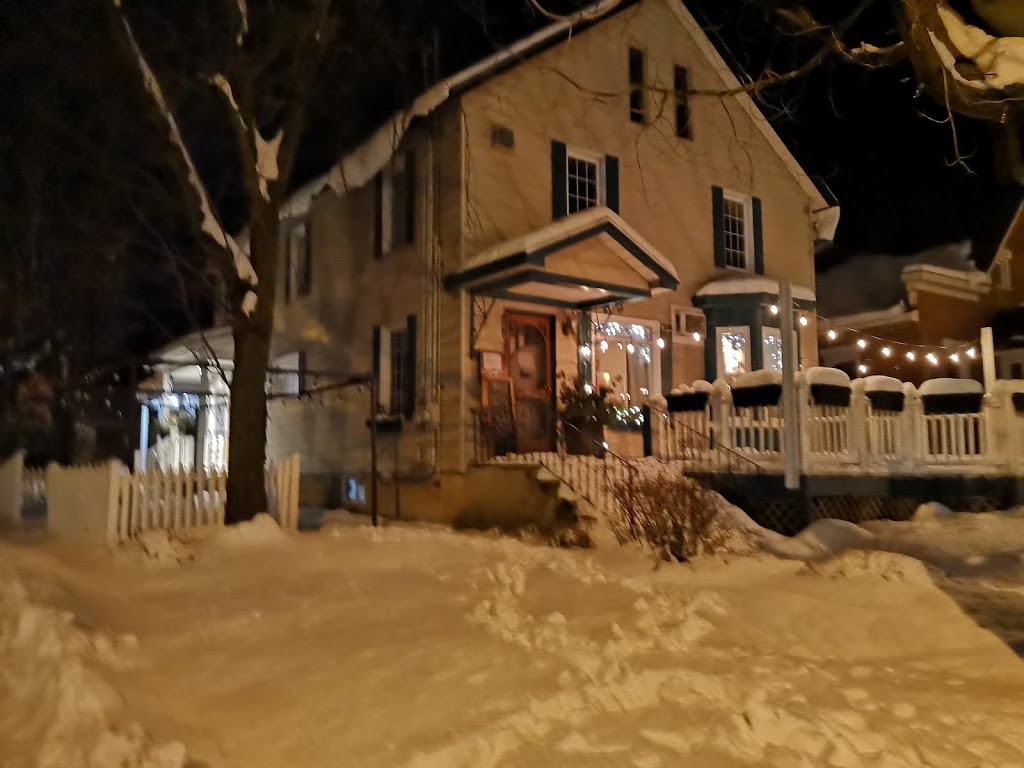 La Sarcelle | 7 Rue de la Rivière, Bedford, QC J0J 1A0, Canada | Phone: (450) 248-4440
