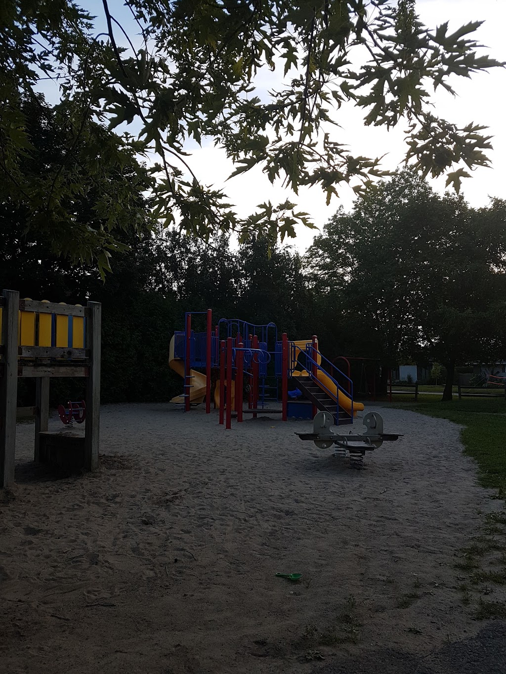 Maki Park | 19 Leeming Dr, Nepean, ON K2H 5P6, Canada