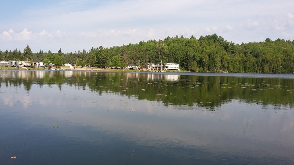 Camping Manoir Lac Caché | 2000 Rang du Lac Caché, Saint-Alexis-des-Monts, QC J0K 1V0, Canada | Phone: (855) 265-2201
