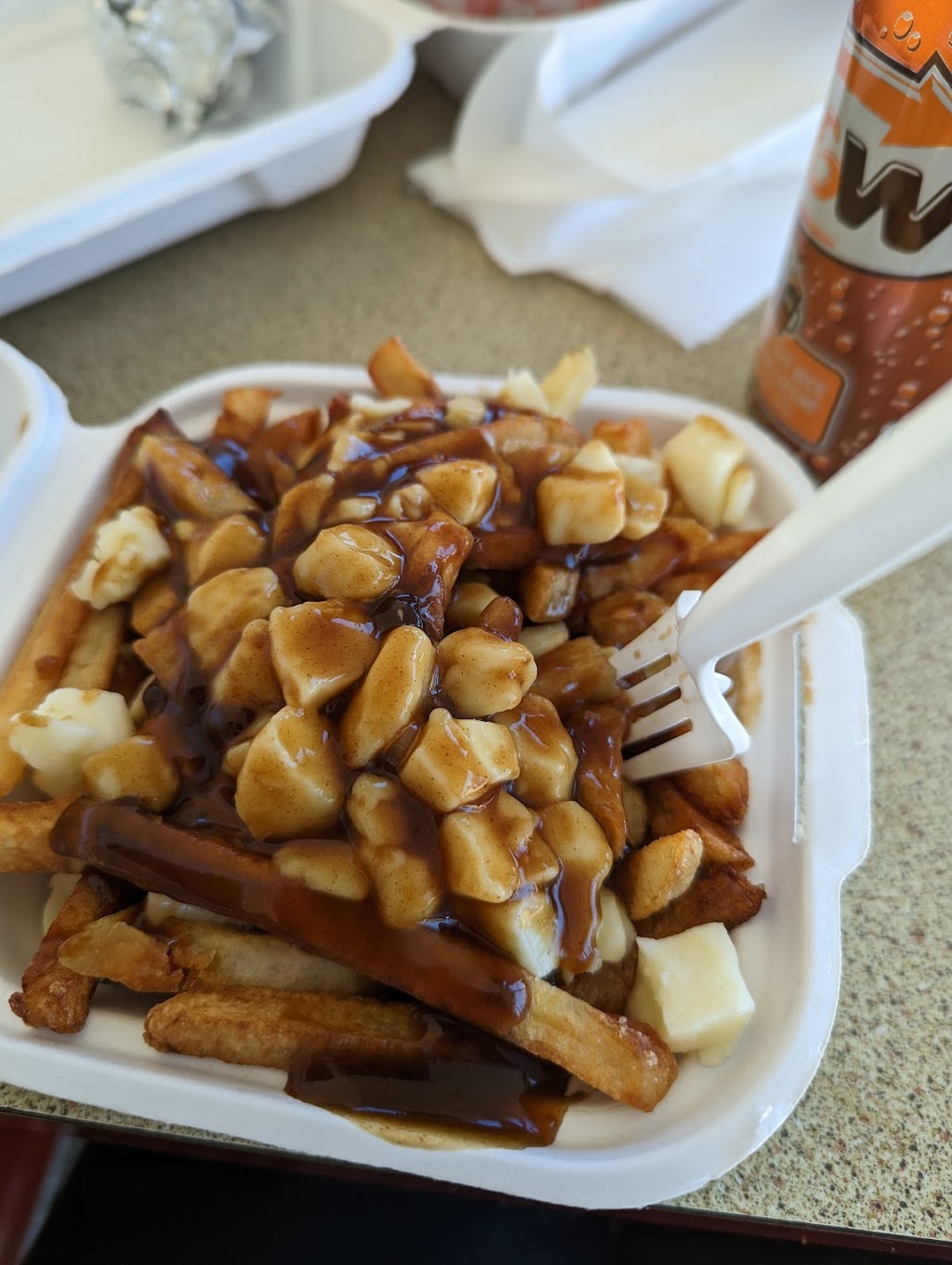 The Beach Burger | 594 Boundary Rd E, Pembroke, ON K8A 6M6, Canada | Phone: (613) 629-2874
