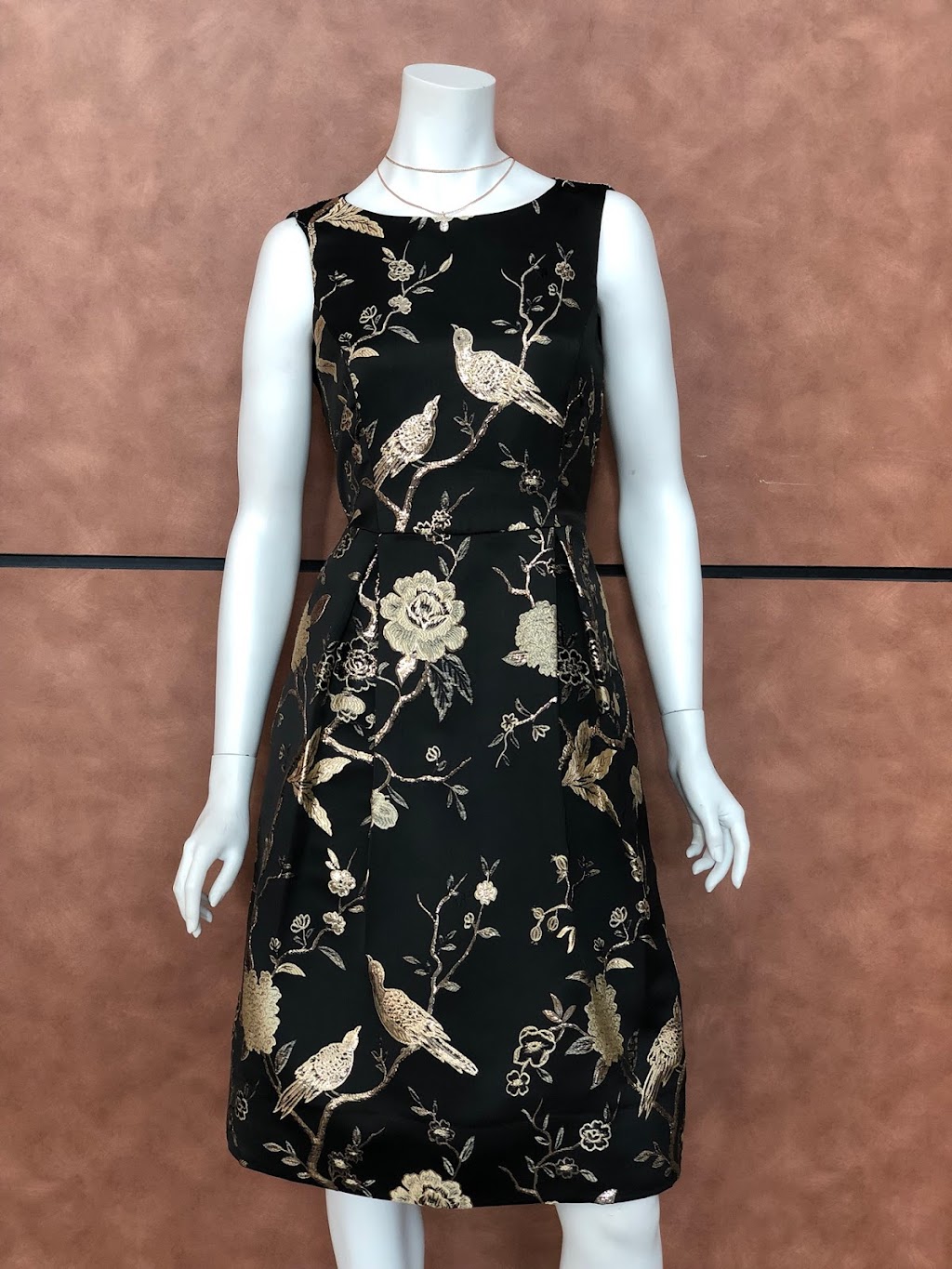 Instant Tailoring Ltd | 4567 Lougheed Hwy. #202, Burnaby, BC V5C 3Z6, Canada | Phone: (604) 291-0186