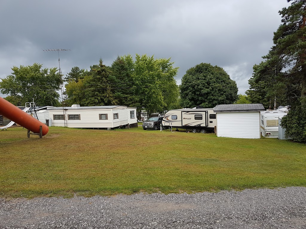 Lilac Lodge & Trailer Park | 2806 Pigeon Lake Rd, Bobcaygeon, ON K0M 1A0, Canada | Phone: (705) 738-2850