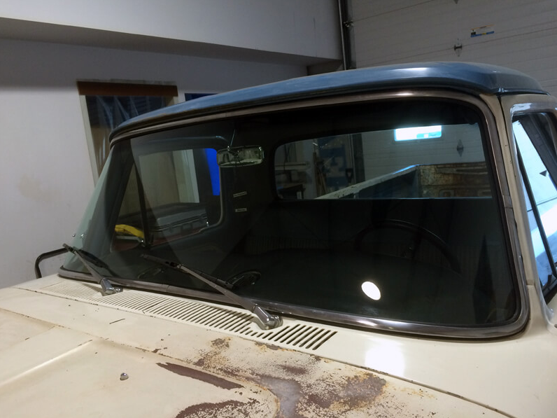 Aero Glass & Mirror | 521 45th A St E, Saskatoon, SK S7K 0W6, Canada | Phone: (306) 244-1888