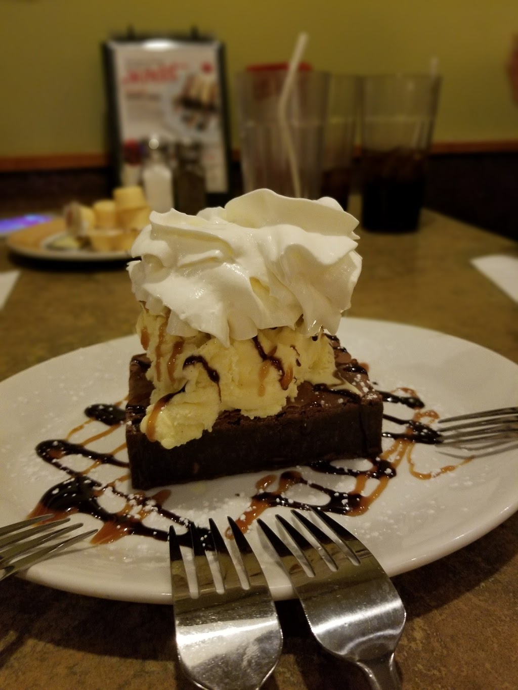 Swiss Chalet Rotisserie & Grill | 140 St Albert Trail Unit 700, St. Albert, AB T8N 7C8, Canada | Phone: (780) 458-5313