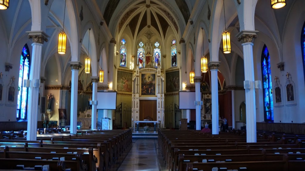 Sacred Heart Church | 131 Thames St N, Ingersoll, ON N5C 3C9, Canada | Phone: (519) 485-1802