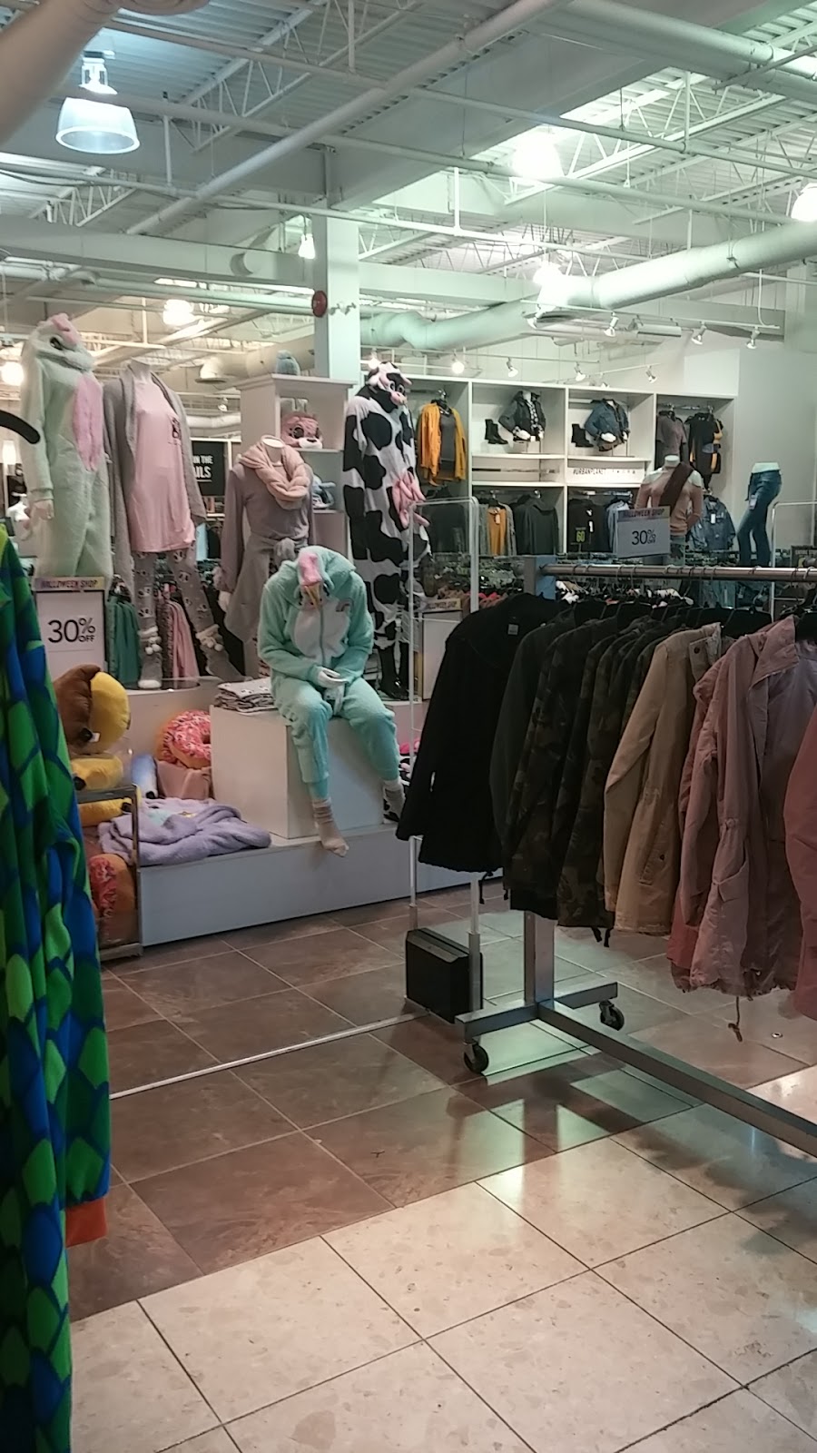 Urban Planet | 110 Place dOrléans Drive Unit#1200 1226, Orléans, ON K1C 2L9, Canada | Phone: (613) 824-7031