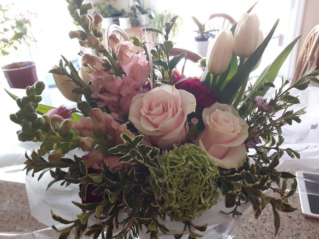 Pams Flower Garden | 793 Princess St, Kingston, ON K7L 1E9, Canada | Phone: (613) 549-8160
