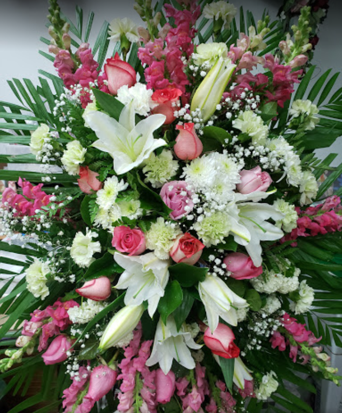 Lucky Star Gift & Flowers | 1648 St Clair Ave W, Toronto, ON M6H 1H8, Canada | Phone: (416) 653-6140