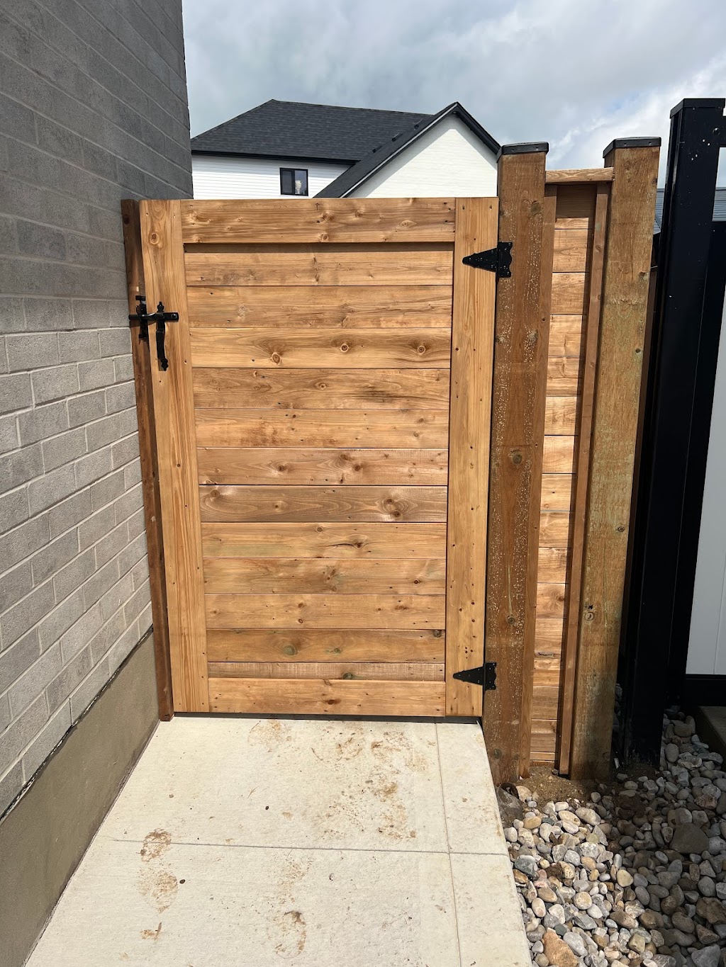Db Fence And Deck | 23347 Adelaide Rd, Mount Brydges, ON N0L 1W0, Canada | Phone: (519) 619-3283