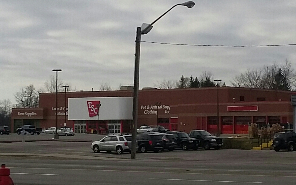 TSC Stores | 777 Niagara St, Welland, ON L3C 1M4, Canada | Phone: (905) 788-9368
