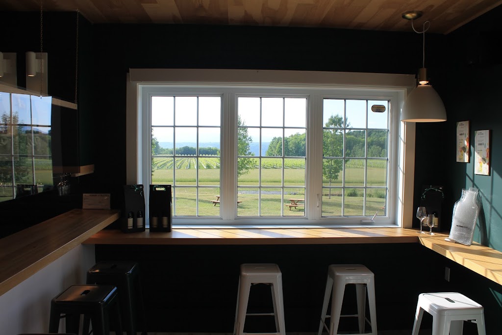 Saint Pierre Le Vignoble | 1007 Chem. Royal, Saint-Pierre, QC G0A 4E0, Canada | Phone: (418) 991-1007