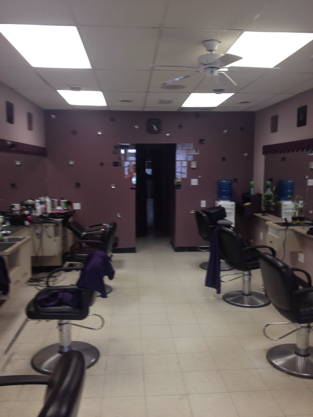 Stroud Haircutters | hair care | 7975 Yonge St #9, Innisfil, ON L9S 1L2, Canada | 7052948746 OR +1 705-294-8746