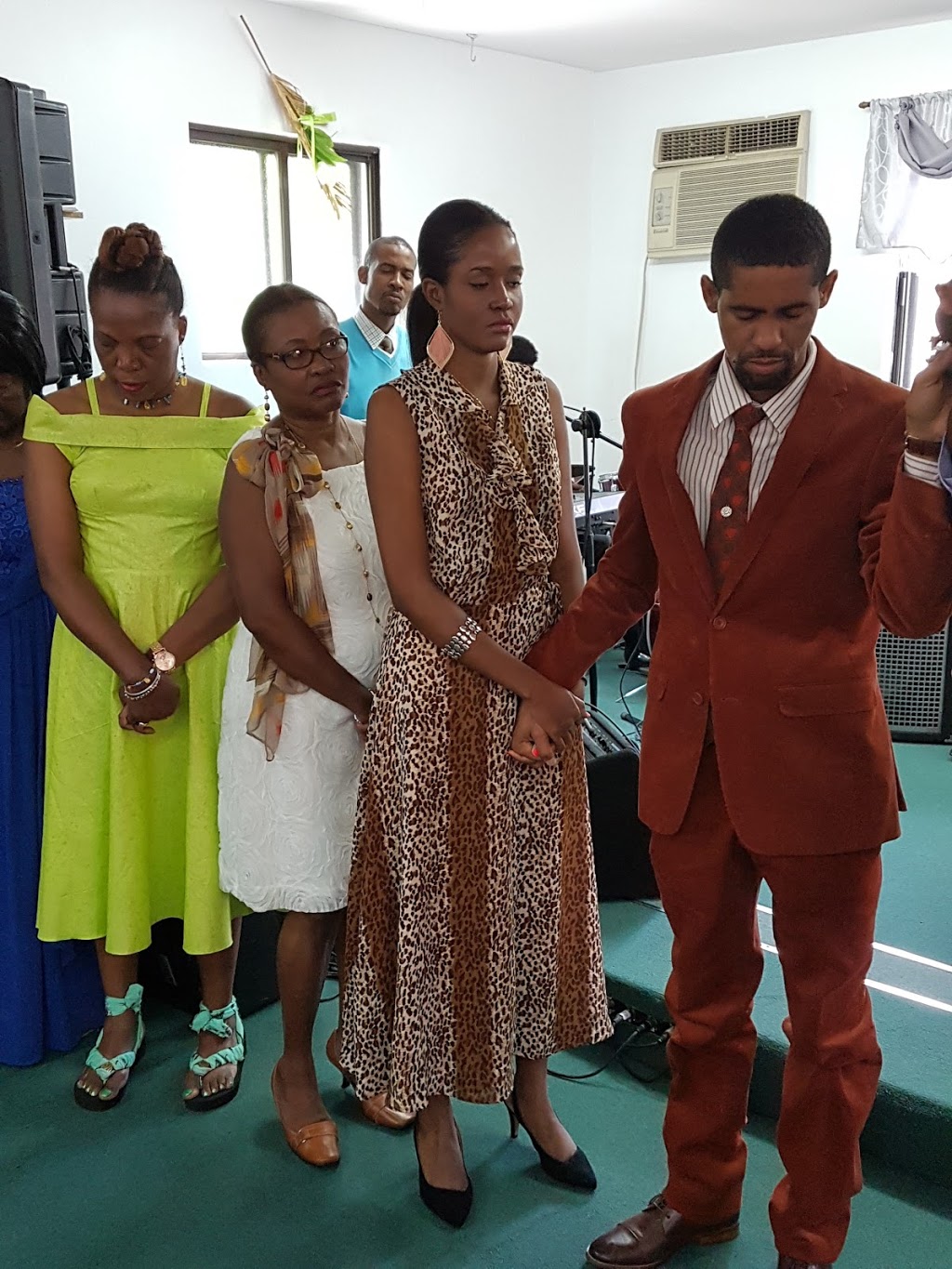 Église Chrétienne de La Grâce | 8770 Boulevard Saint-Michel, Montréal, QC H1Z 3G2, Canada | Phone: (514) 729-9643