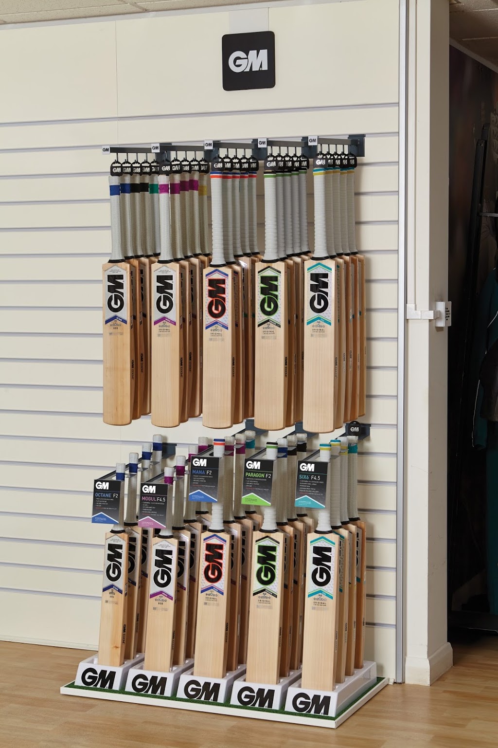 Lakeshore Cricket Store | 7012 Baskerville Run, Mississauga, ON L5W 1A2, Canada | Phone: (647) 879-5677