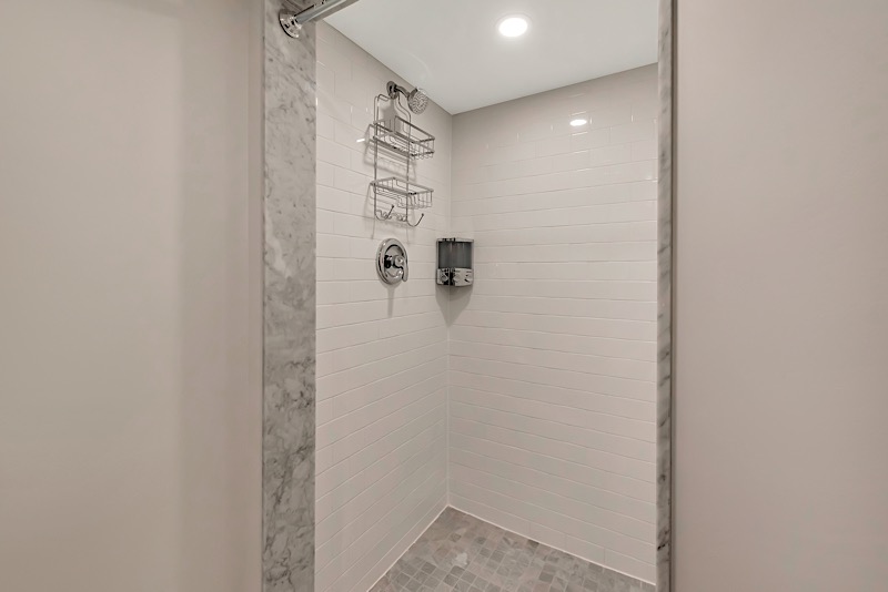 Luxury on Lauder | 386 Lauder Ave Unit B, York, ON M6E 3H8, Canada | Phone: (416) 670-3352