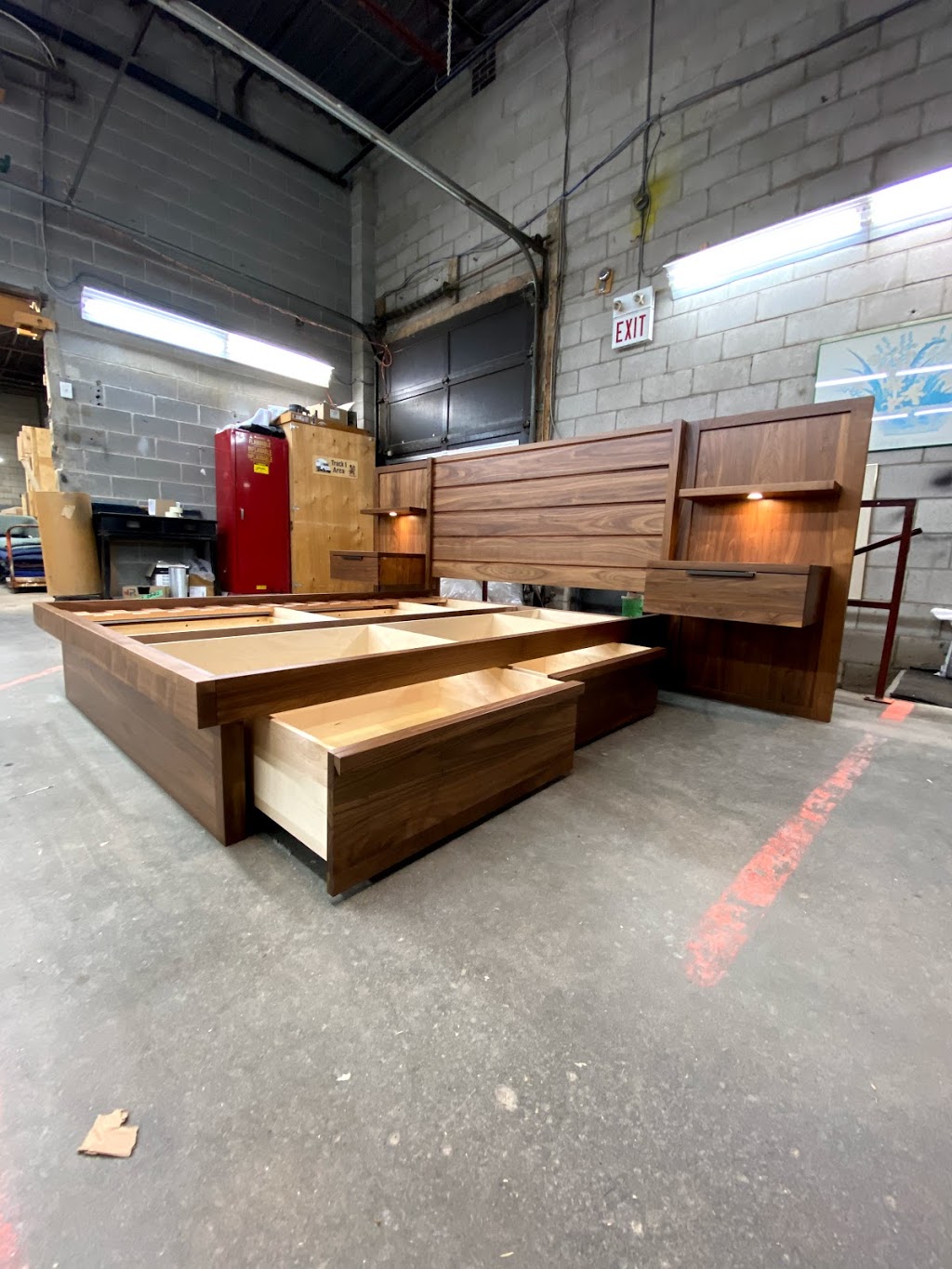 Woodcraft Solid Wood Furniture | 2111 Dunwin Dr #4, Mississauga, ON L5L 3C1, Canada | Phone: (905) 607-2247