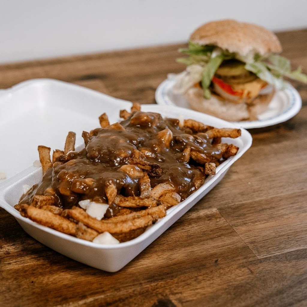 GoDoog Kitchen | 2958 Henderson Hwy, East Saint Paul, MB R2E 0C6, Canada | Phone: (204) 615-6780
