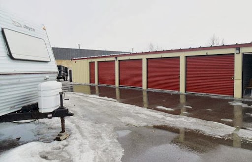Dinos Storage | 1569 Orange St, Winnipeg, MB R3E 3S2, Canada | Phone: (204) 772-0526