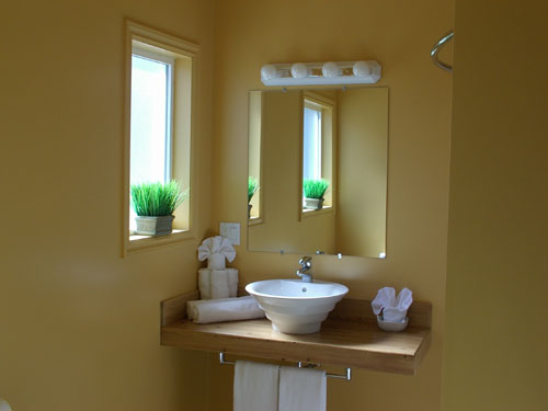 Reynolds Hotel | 1237 Main St, Lillooet, BC V0K 1V0, Canada | Phone: (250) 256-4202