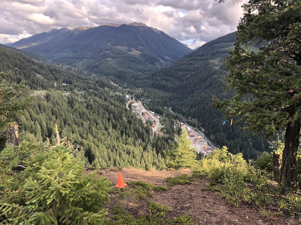 On The Fly Country Market | 3900 Pioneer Road, Gold Bridge, BC V0K 1P0, Canada | Phone: (250) 667-3469