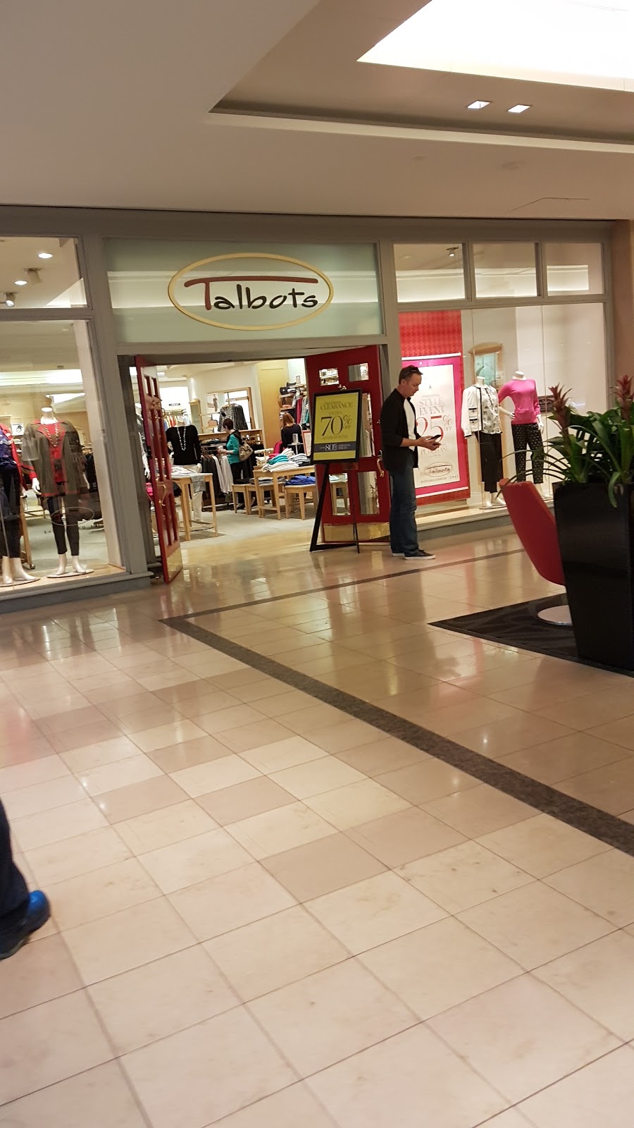 Talbots | 25 The West Mall, Sherway Dr, Etobicoke, ON M9C 1B8, Canada | Phone: (416) 695-2490