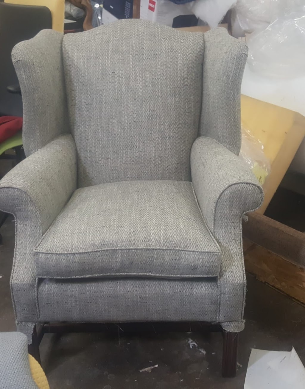 Carlos Upholstery | 5040 Maingate Dr #8, Mississauga, ON L4W 1X5, Canada | Phone: (416) 876-1981