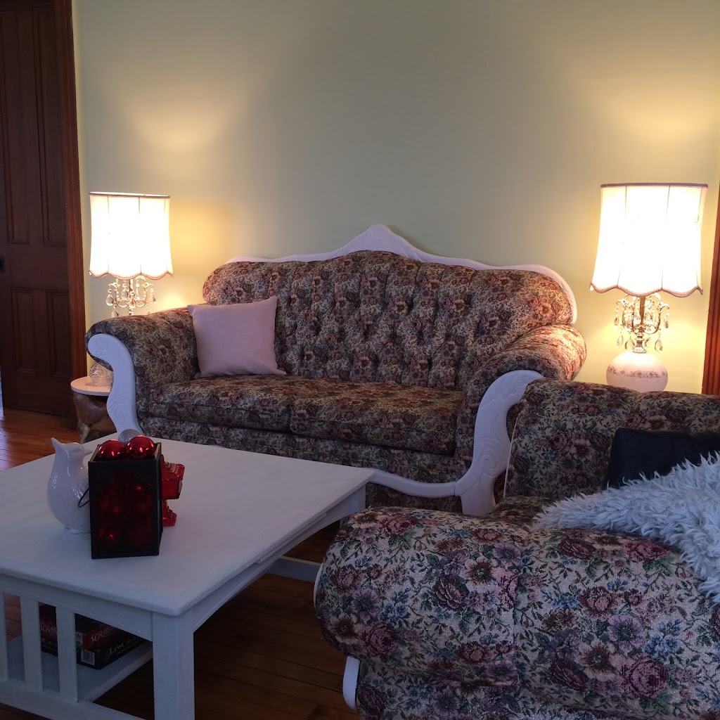 Rose Cottage Bed & Breakfast (Gluten Free) | 1585 Crookston Rd, Tweed, ON K0K 3J0, Canada | Phone: (343) 600-9159