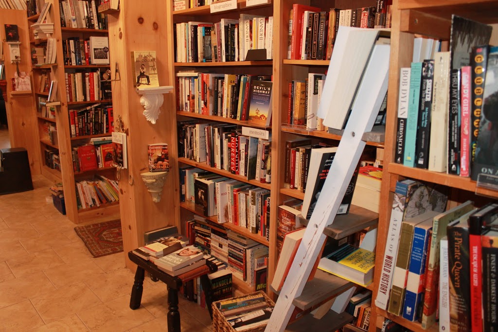 otis & clementine’s books, coffee, SPANISH! | 5209 St Margarets Bay Rd, Upper Tantallon, NS B3Z 1E3, Canada | Phone: (902) 826-1823