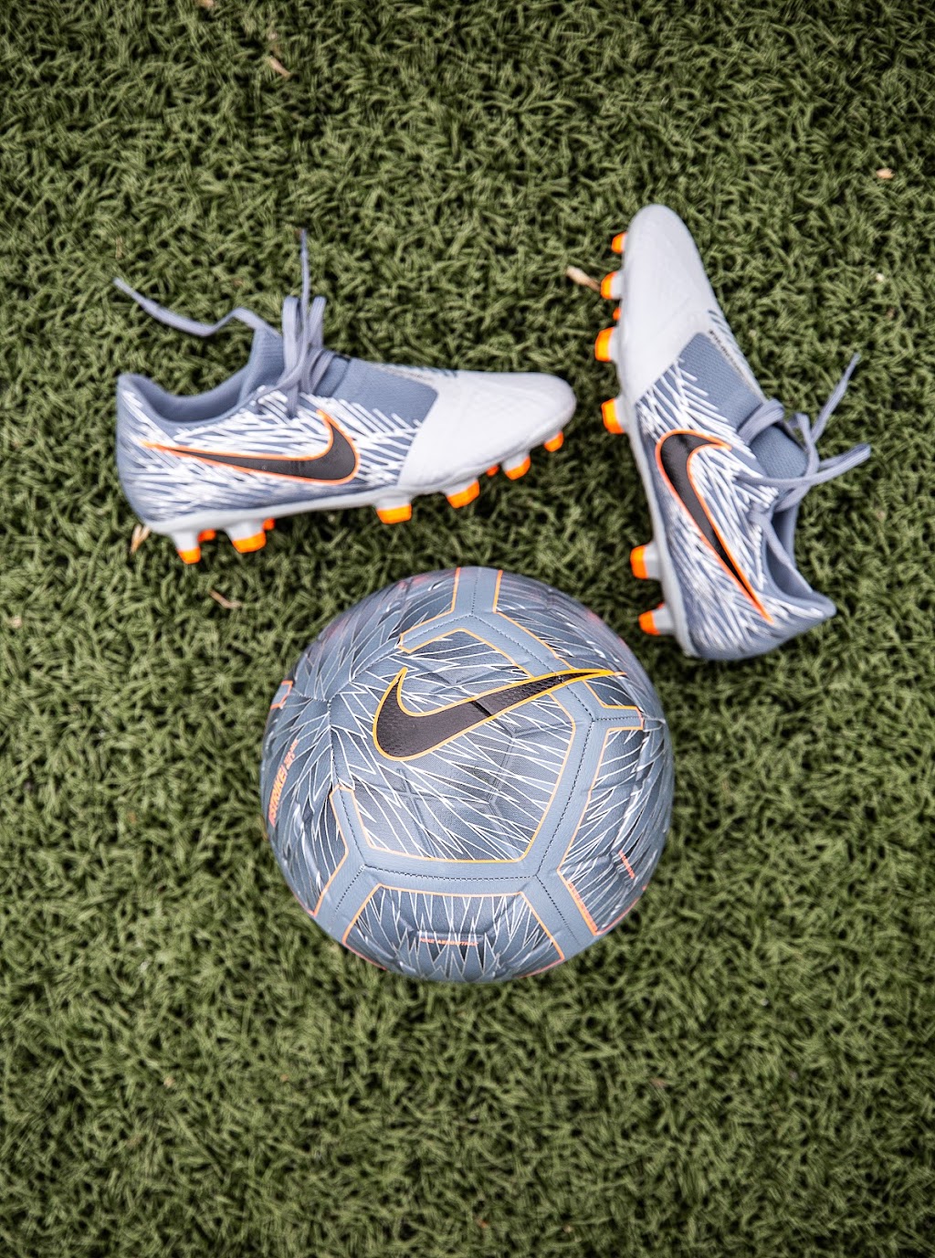 Premium Soccer | 7135 Rte Transcanadienne, Saint-Laurent, QC H4T 1A2, Canada | Phone: (514) 956-1000