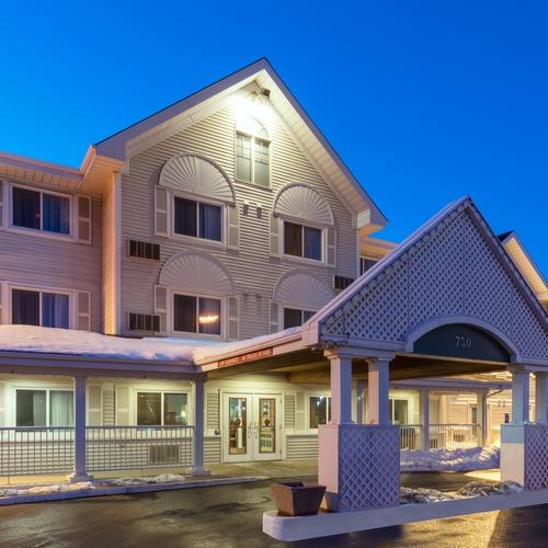 Country Inn & Suites by Radisson, Winnipeg, MB | 730 King Edward St, Winnipeg, MB R3H 1B4, Canada | Phone: (204) 783-6900