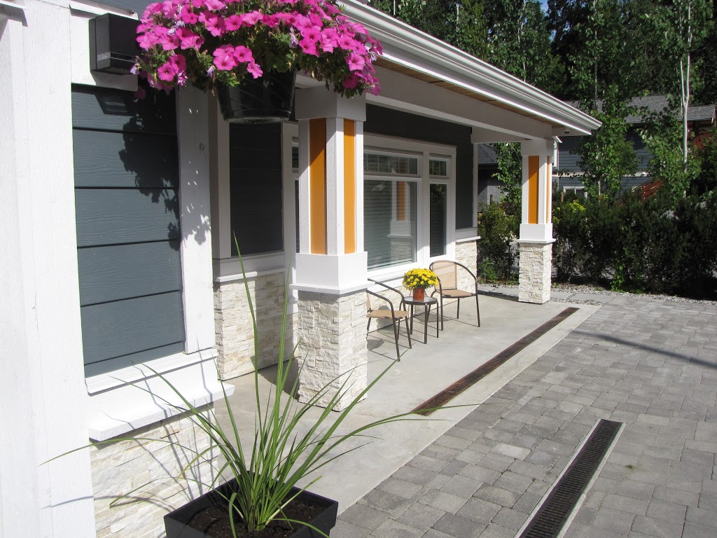 Riverfront Bed and Breakfast | 1327 Riverside Dr W, North Vancouver, BC V7H 1V6, Canada | Phone: (778) 929-9565