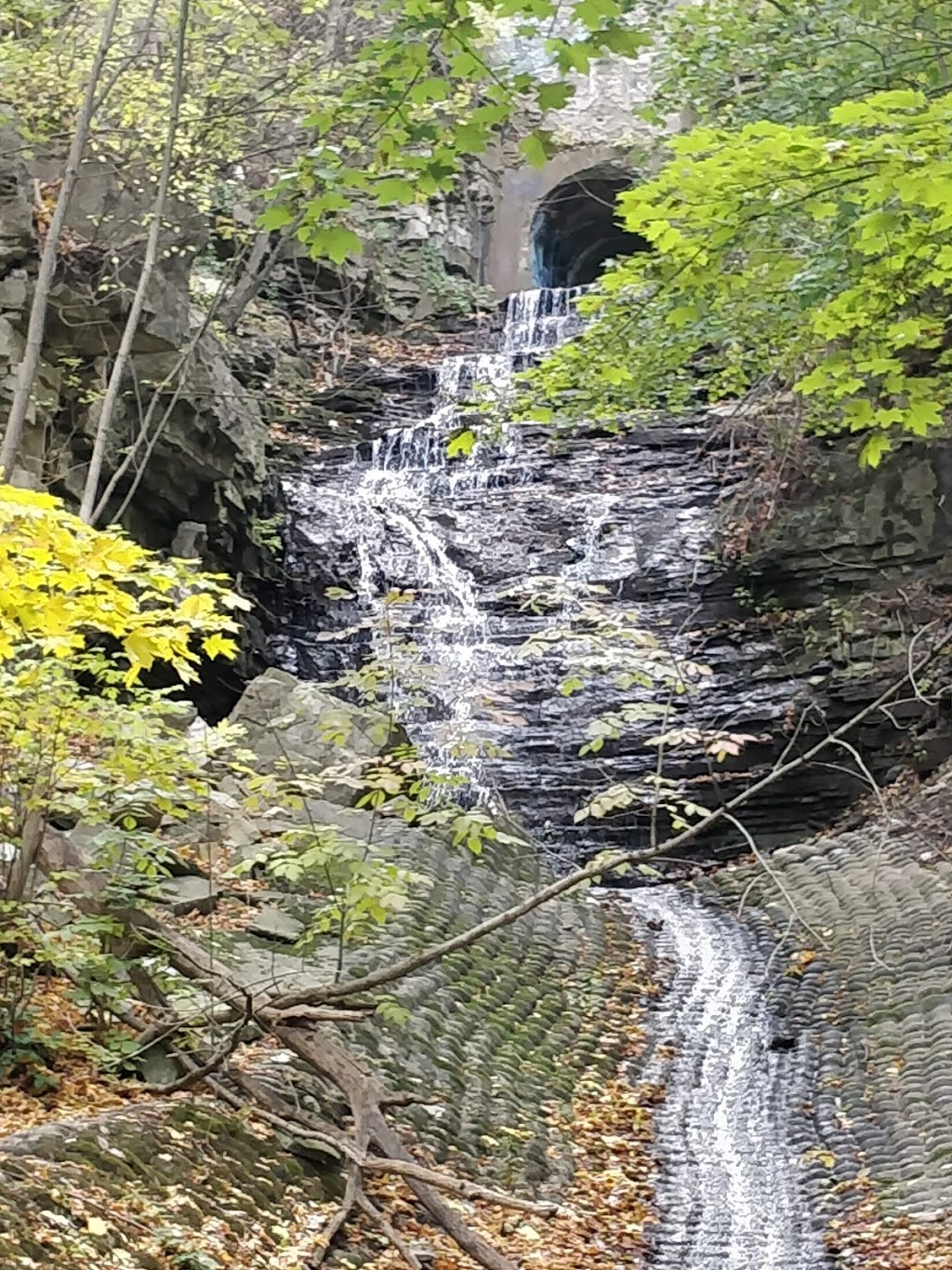 Mountview Waterfall | 985 Scenic Dr, Hamilton, ON L9C 1H7, Canada