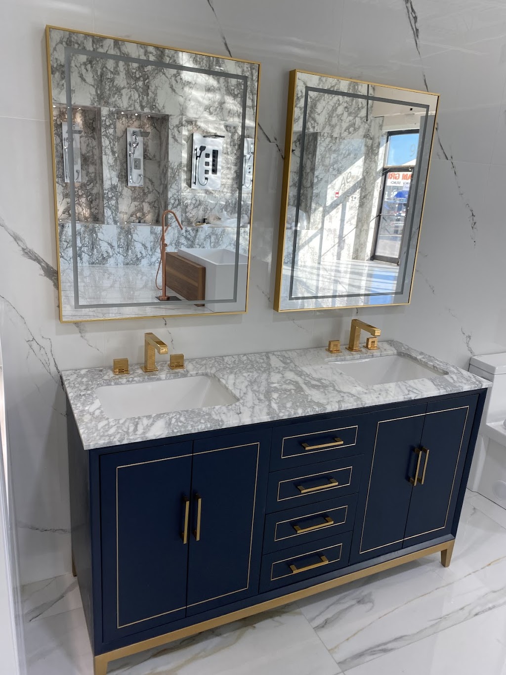 ZINOTTIBATHINTERIORS | 70 Bancroft St, Kitchener, ON N2A 4E5, Canada | Phone: (647) 544-7976