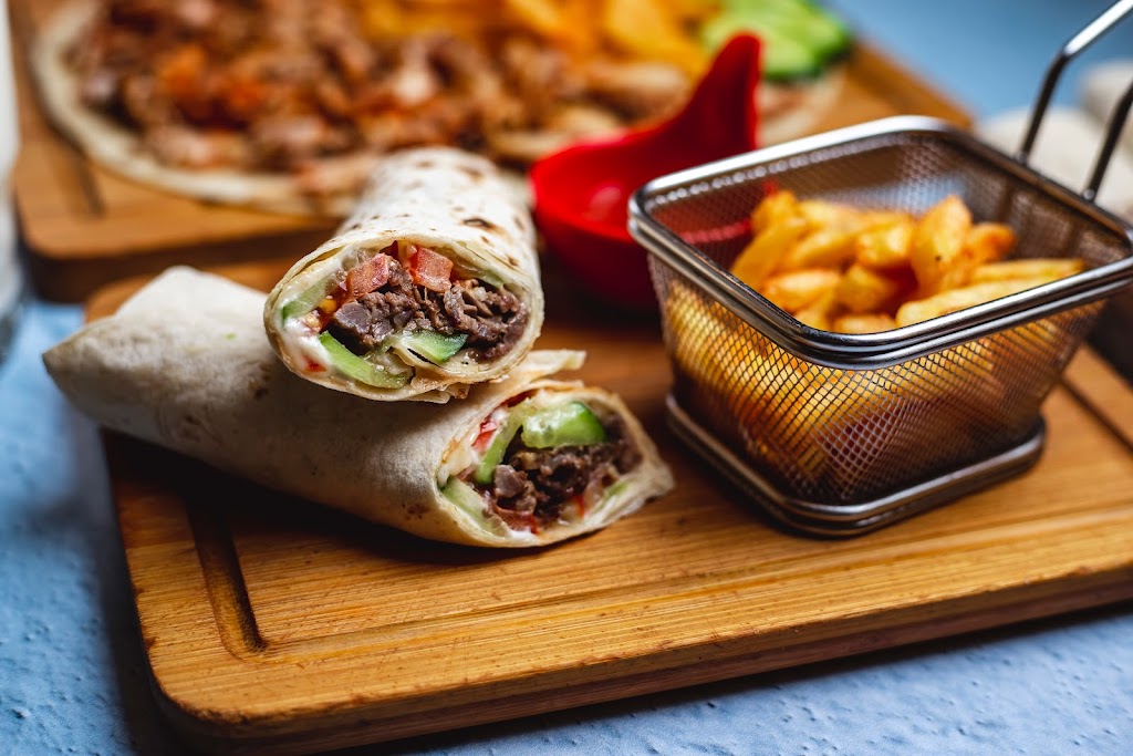 Royal Rooster Shawarma | 3987 Riverside Dr. Unit 1, Ottawa, ON K1V 1C1, Canada | Phone: (613) 736-5558