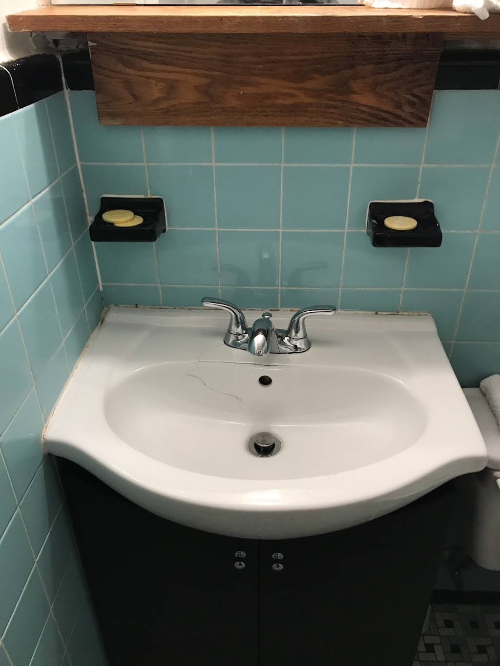 Richmond Plaza Motel | 403 Tweedsmuir Ave, Ottawa, ON K1Z 5N6, Canada | Phone: (613) 722-6591